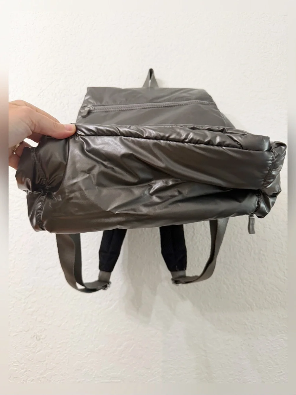 NWOT - Baggallini Go To Laptop Flap Backpack in Gunmetal Puff